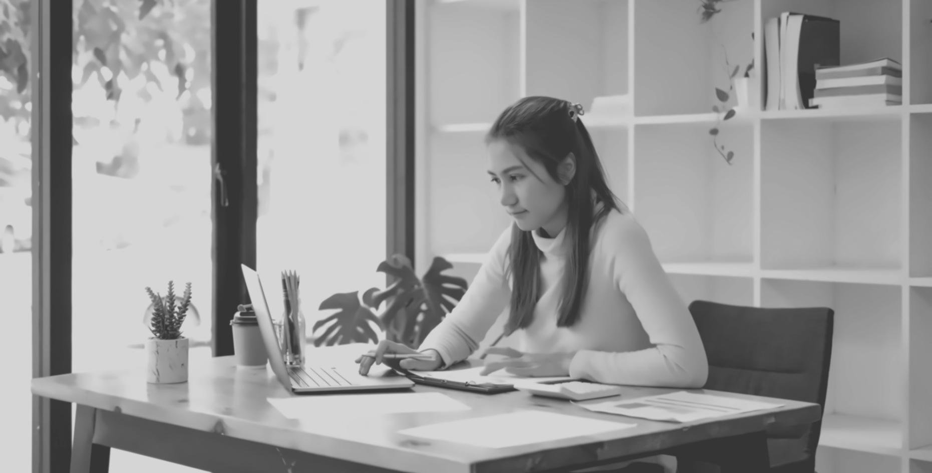 Teilnehmer beim praktischen Schreibtraining im Online-Format